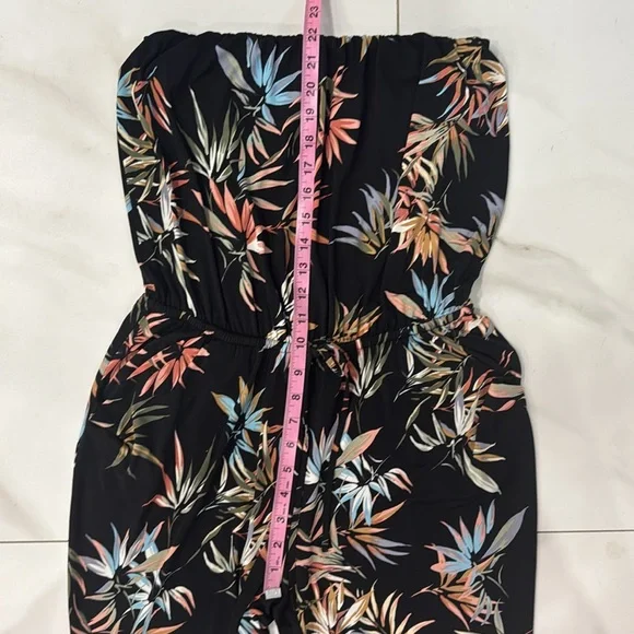 Veronica M Black Floral Strapless Jumpsuit.  Sz M - Picture 5 of 7